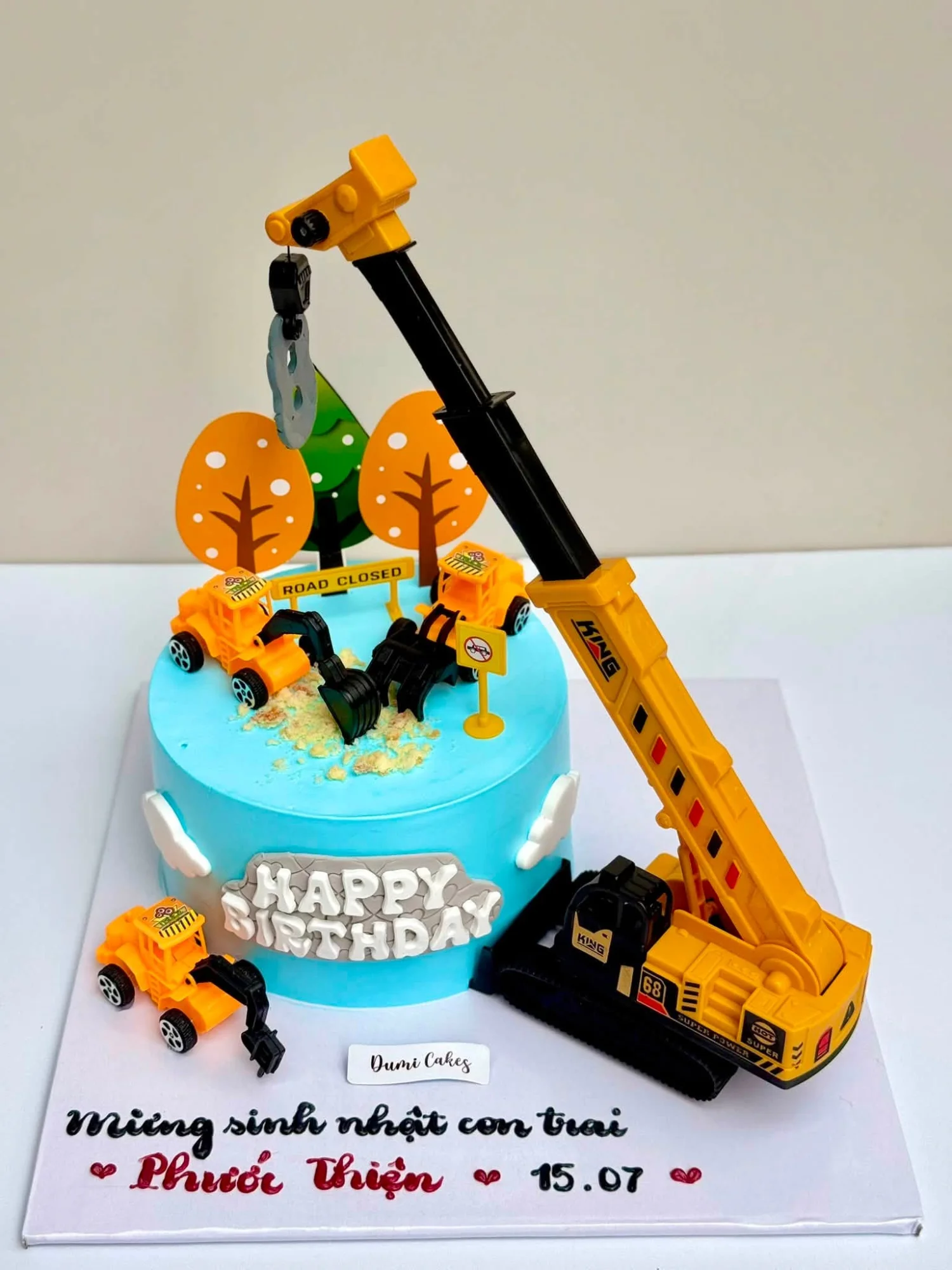 Bánh Kem Xe Cần Cẩu Cho Bé Trai 2