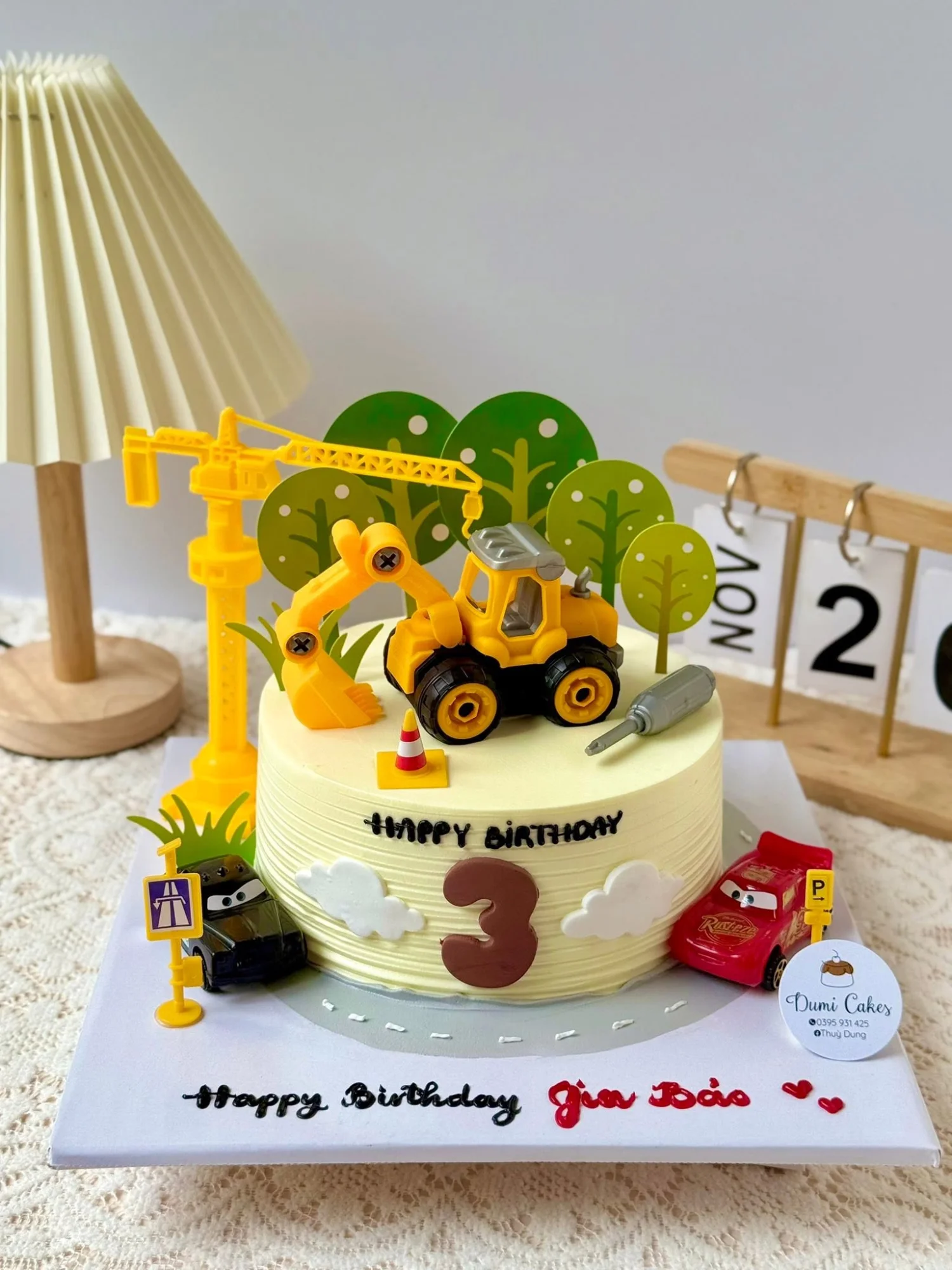 Bánh Kem Xe Cần Cẩu Cho Bé Trai 6